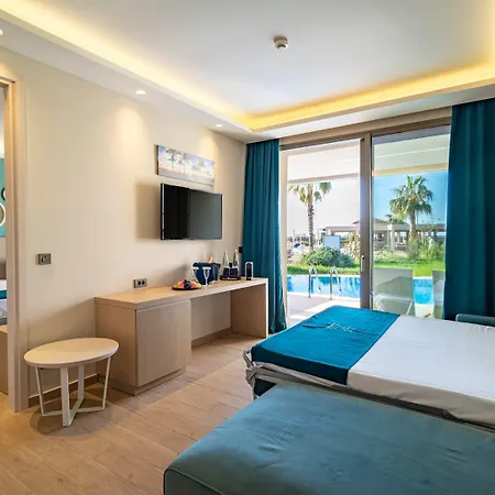 Almyros Otel 5*
