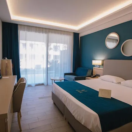 Otel Almyros 5*