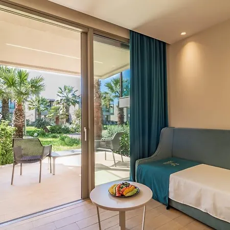 Hotel Almyros &