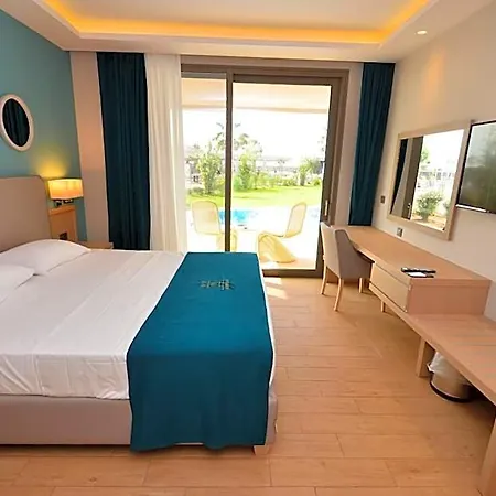 Almyros & Hotel 5*