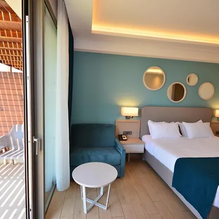 Almyros & Hotel 5*