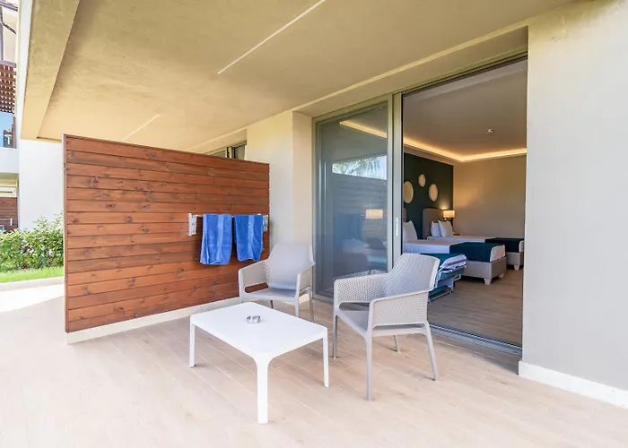 Ξενοδοχείο Almyros 5*